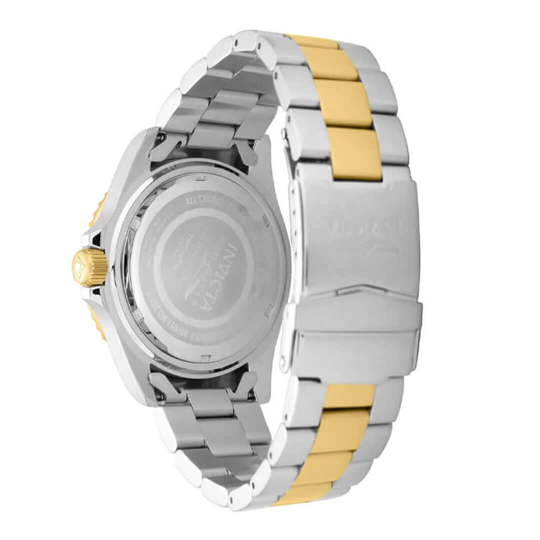 Reloj Invicta Pro Diver 30022, vista posterior con brazalete de acero inoxidable y detalles dorados.