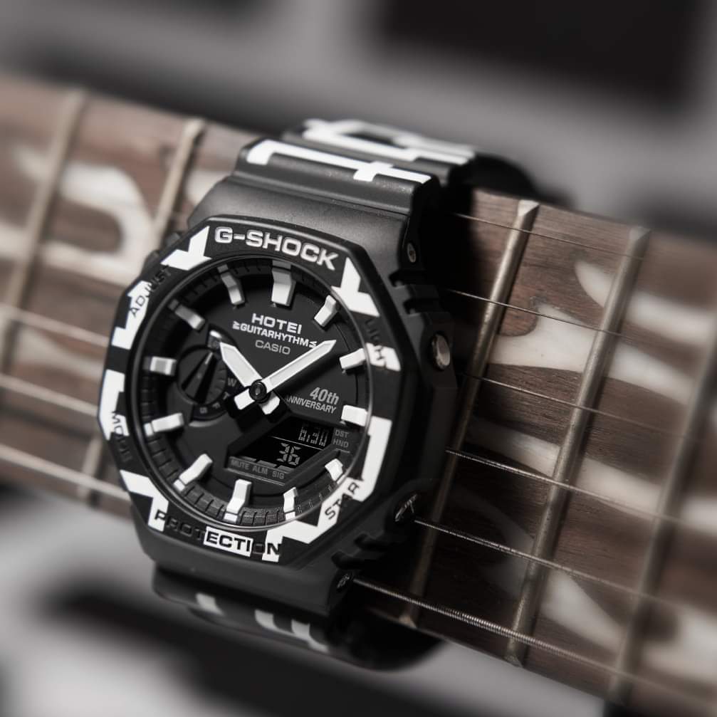 RELOJ G-SHOCK CARBÓN NEGRO CON BLANCO G-S-175