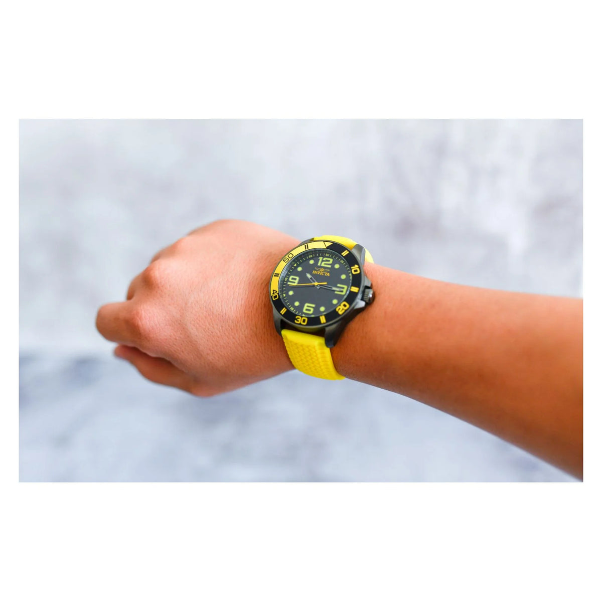 RELOJ INVICTA PRO DIVER AMARILLO CON NEGRO 40037 INV-165