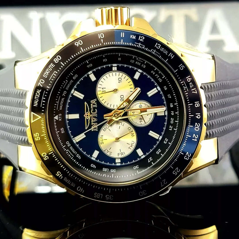 Reloj de cuarzo Invicta Aviator 33031 para hombre con correa de silicona, caja de acero inoxidable y resistencia al agua hasta 100 m.
