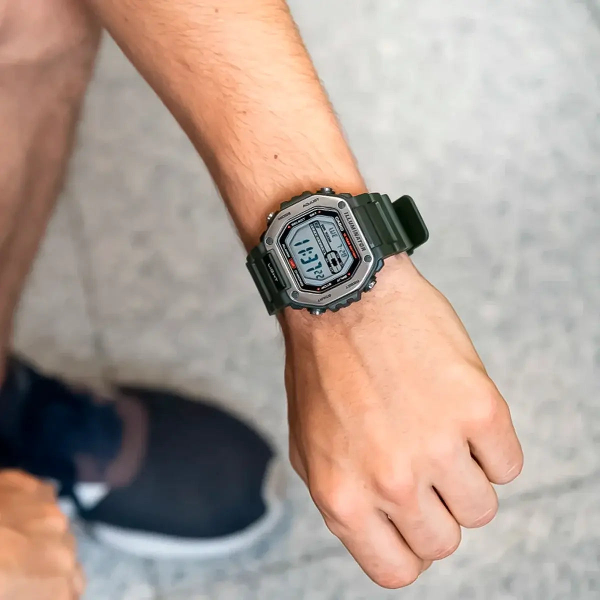 Reloj Casio MWD-110H-3AV Hombre Resina Verde | CAS-104