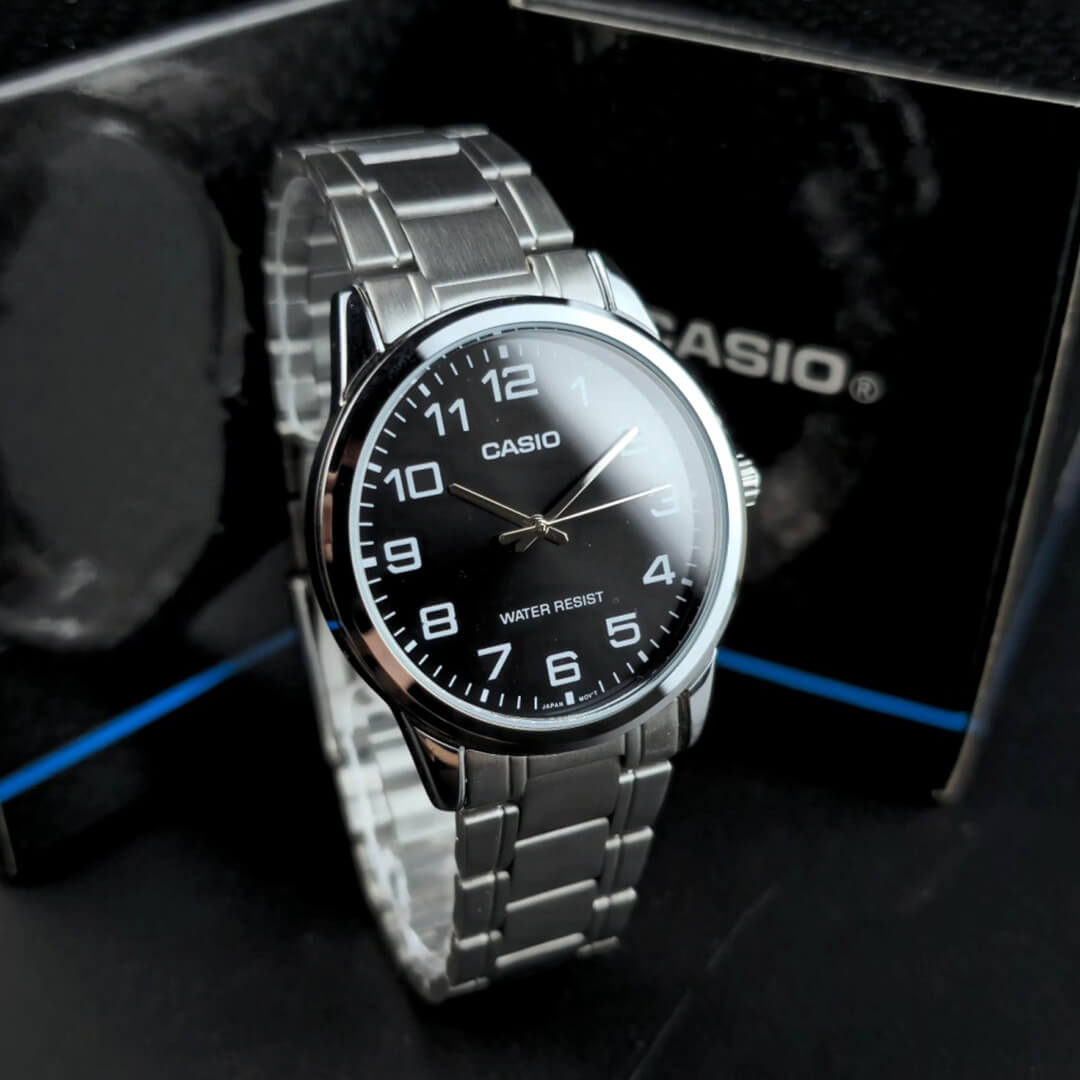 Detalle Casio MTP-V001D-1B hombre, combo de pareja PAR-8