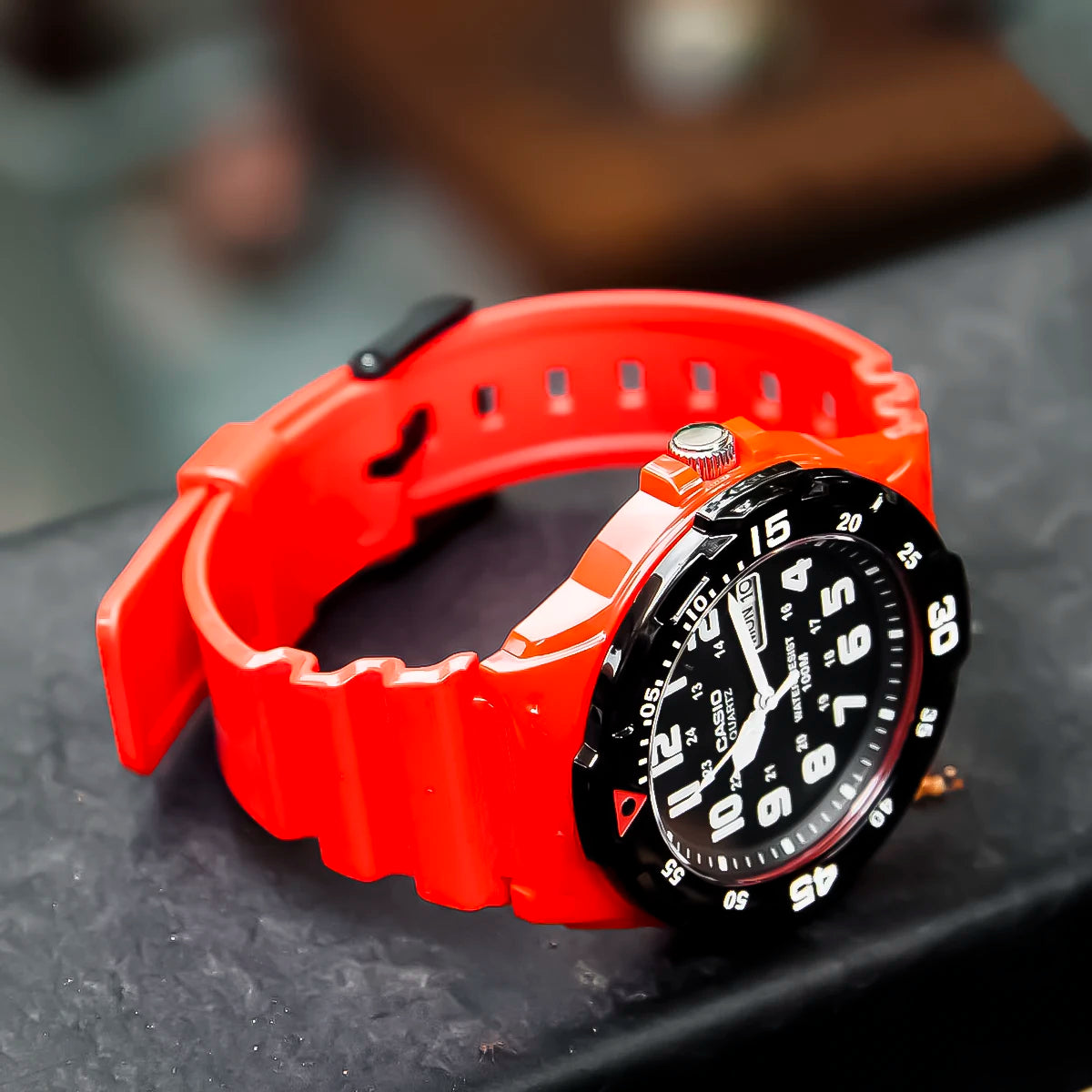 Reloj Casio MRW-200HC-4BVDF Hombre Resina Rojo