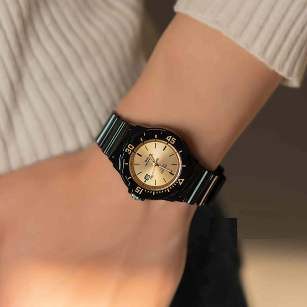 Reloj Casio LRW-200H-9EV Mujer Resina Negro