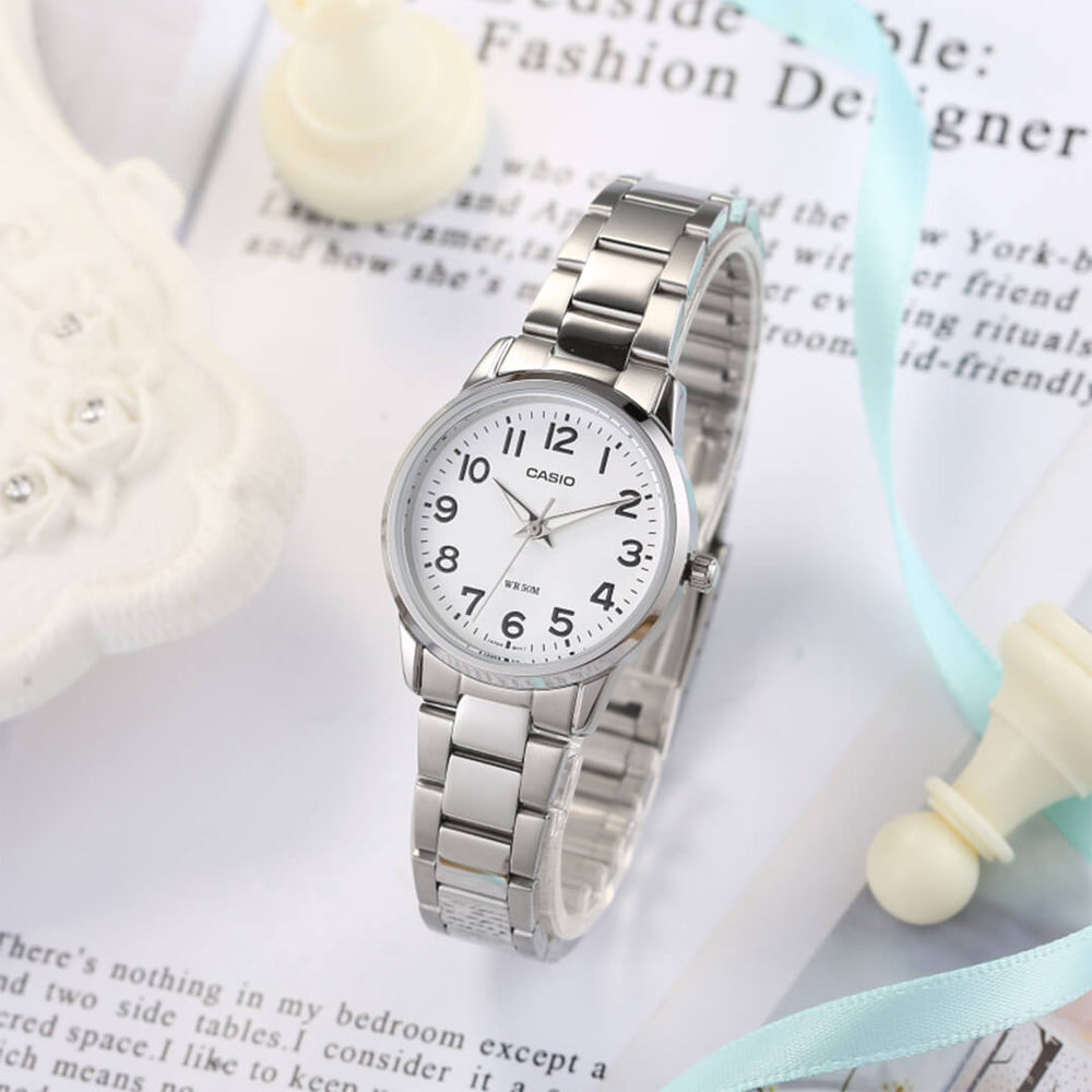 Reloj Casio LTP-1303D-7B Mujer Acero Plateado