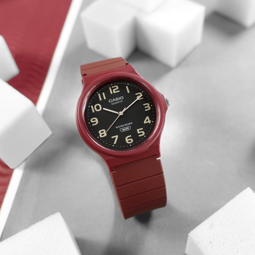 Reloj Casio MQ-24UC-4B Mujer Resina Carmesí | CAS-M-67