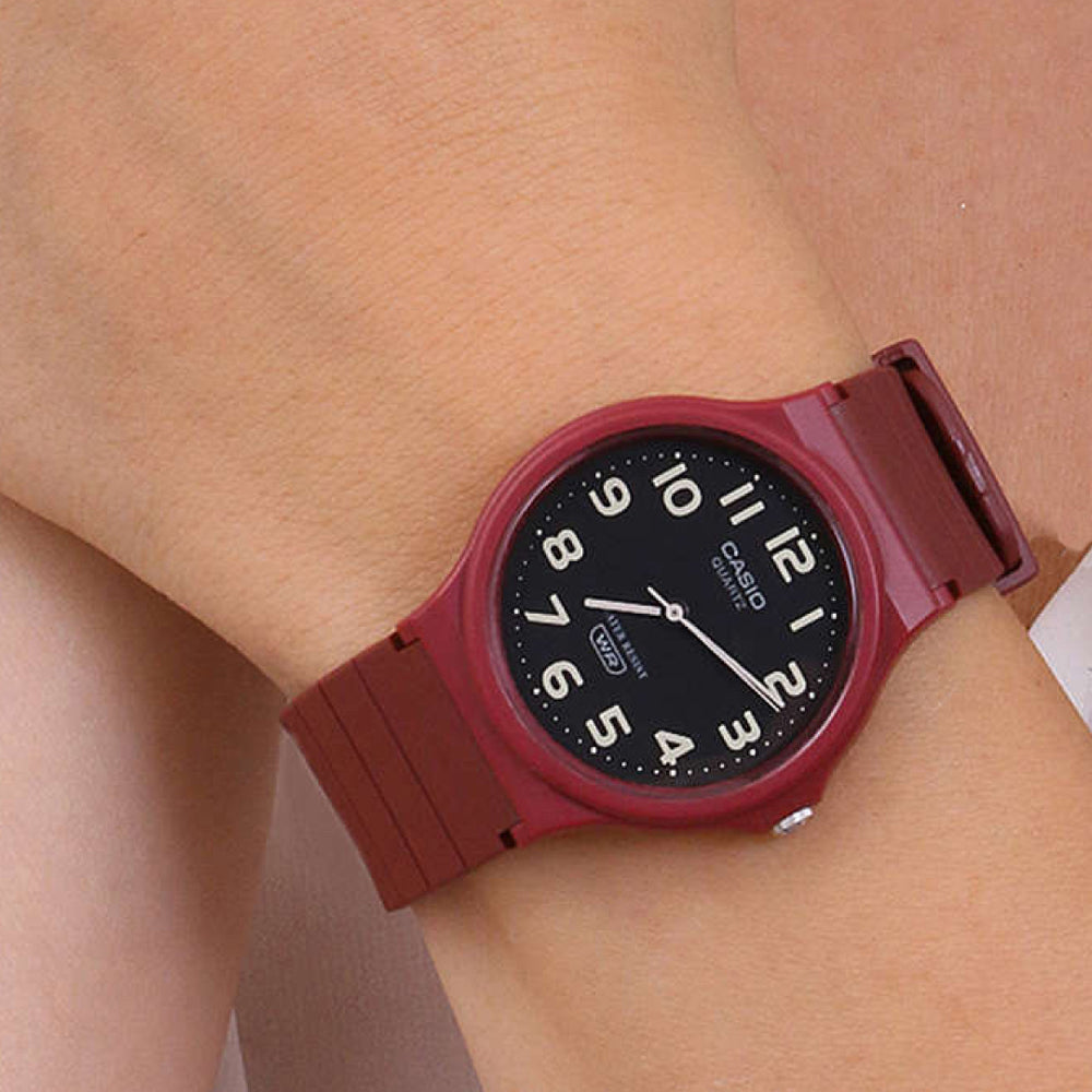 Reloj Casio MQ-24UC-4B Mujer Resina Carmesí | CAS-M-67