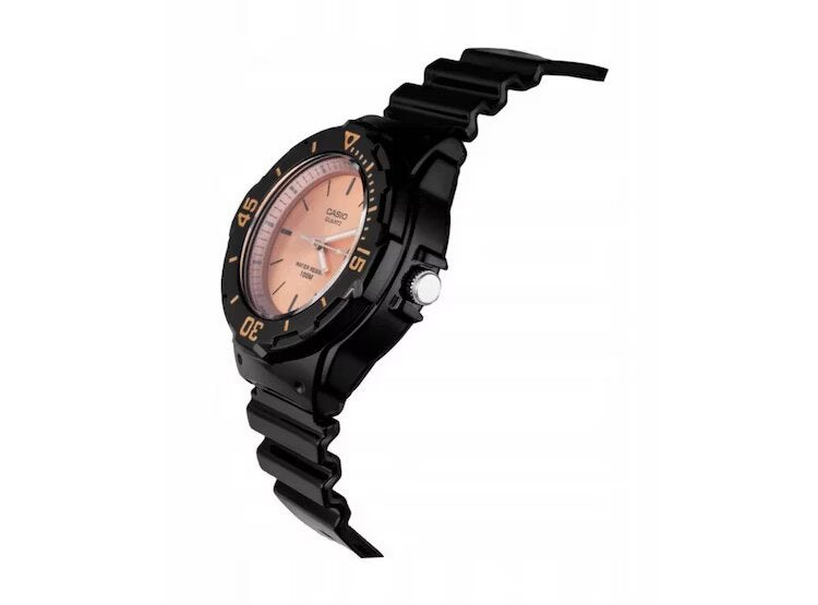 RELOJ CASIO RESINA NEGRO - DORADO LRW-200H-9E2VDF CAS-M-82