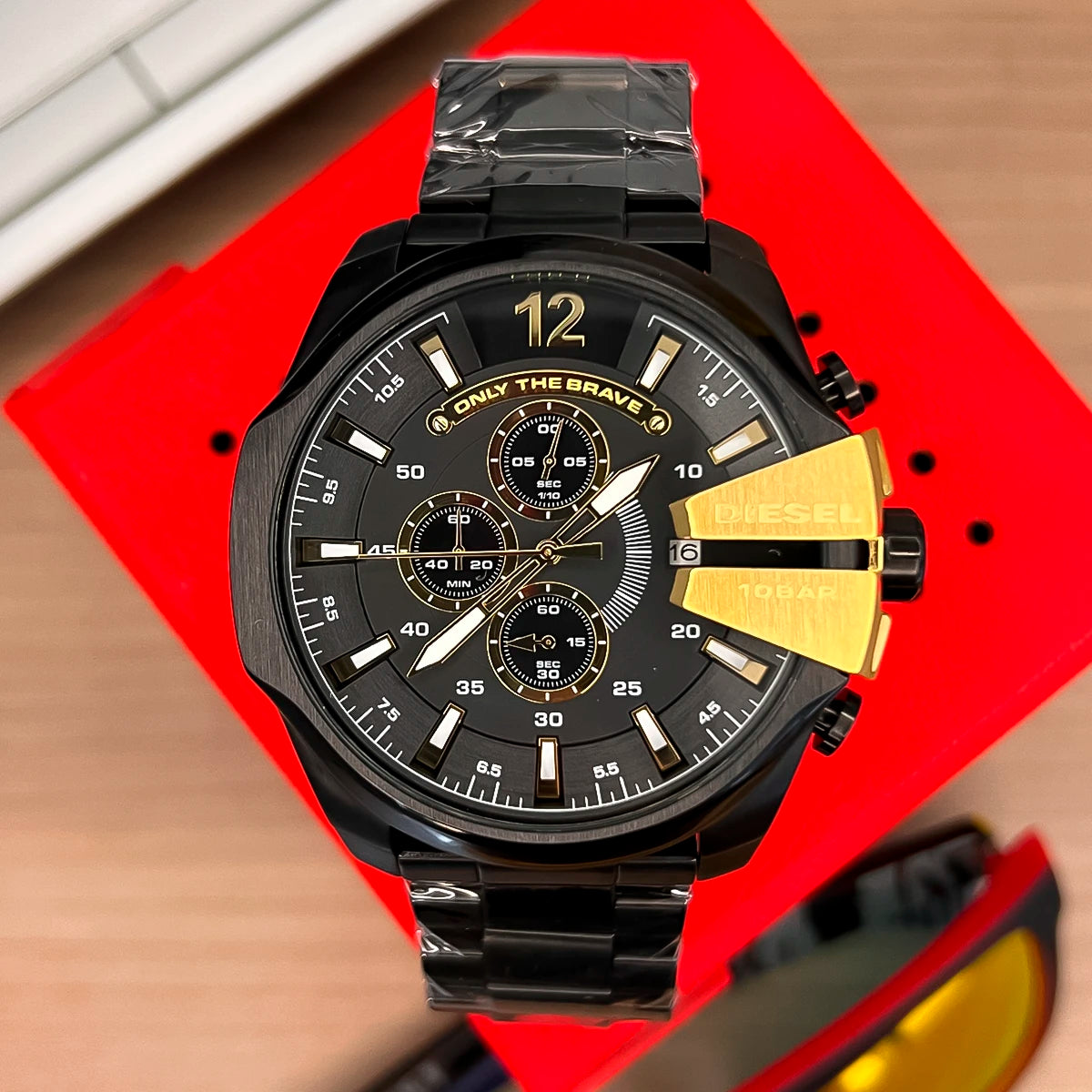 RELOJ DIESEL NEGRO CON DORADO DZ4338 DIE-25