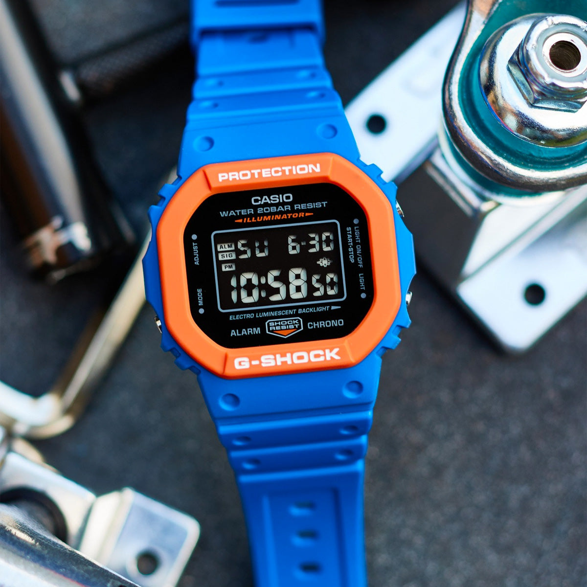 RELOJ G-SHOCK NARANJA CON AZUL DW-5610-SC2 G-SK-99