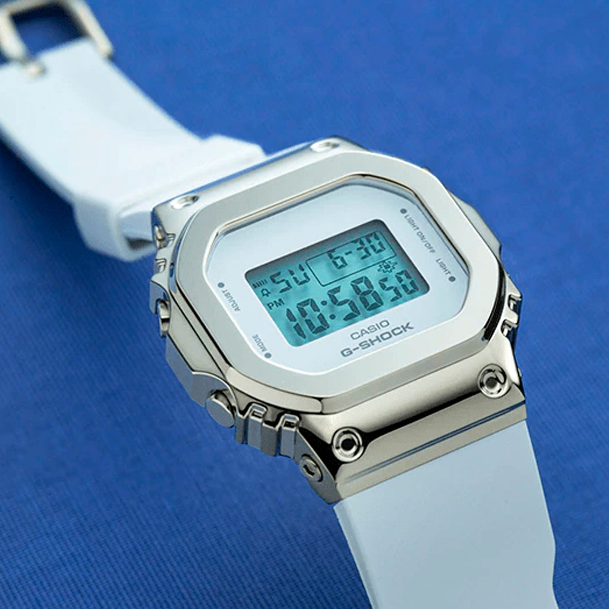 RELOJ G-SHOCK BLANCO G-S-M-5