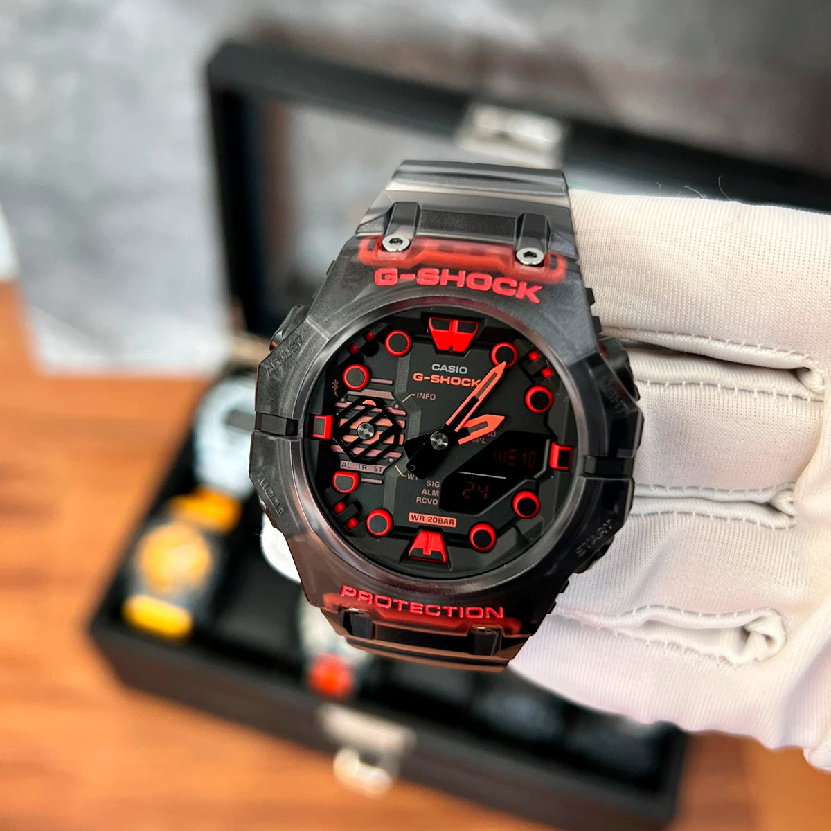 RELOJ G-SHOCK NEGRO CON ROJO TRANSLÚCIDO GA-B001G-1A G-SK-111