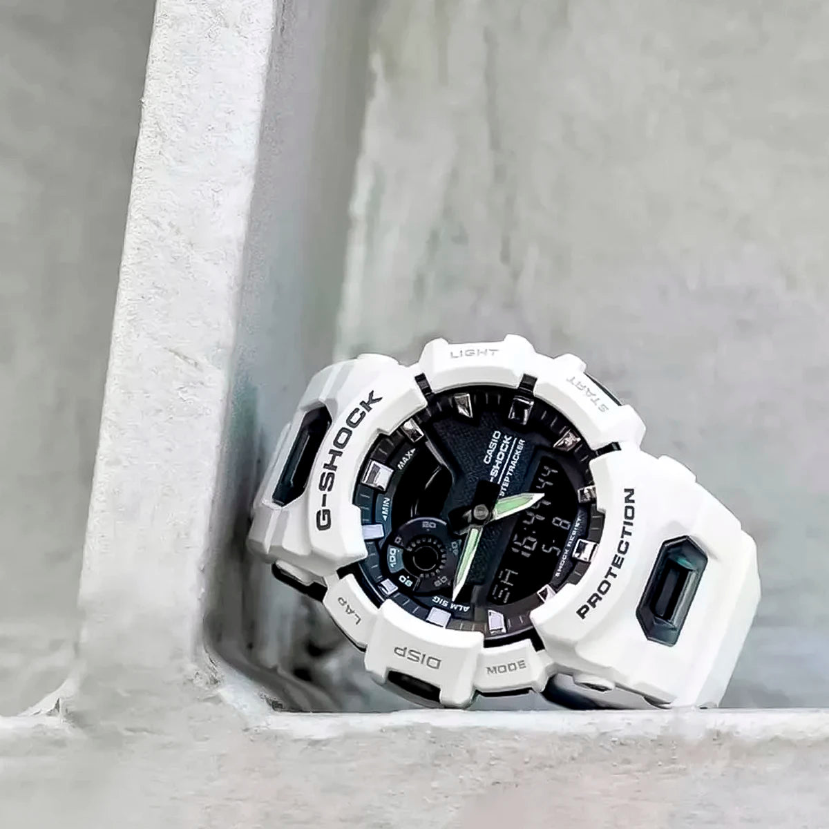 RELOJ G-SHOCK BLANCO GBA-900-7A G-SK-122