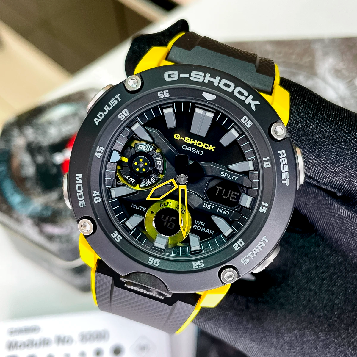 RELOJ G-SHOCK NEGRO CON AMARILLO GA-2000-1A9 G-SK-13