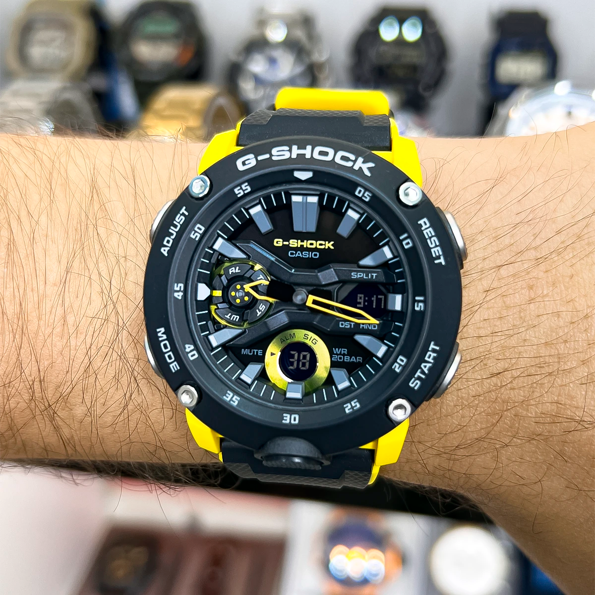 RELOJ G-SHOCK NEGRO CON AMARILLO GA-2000-1A9 G-SK-13