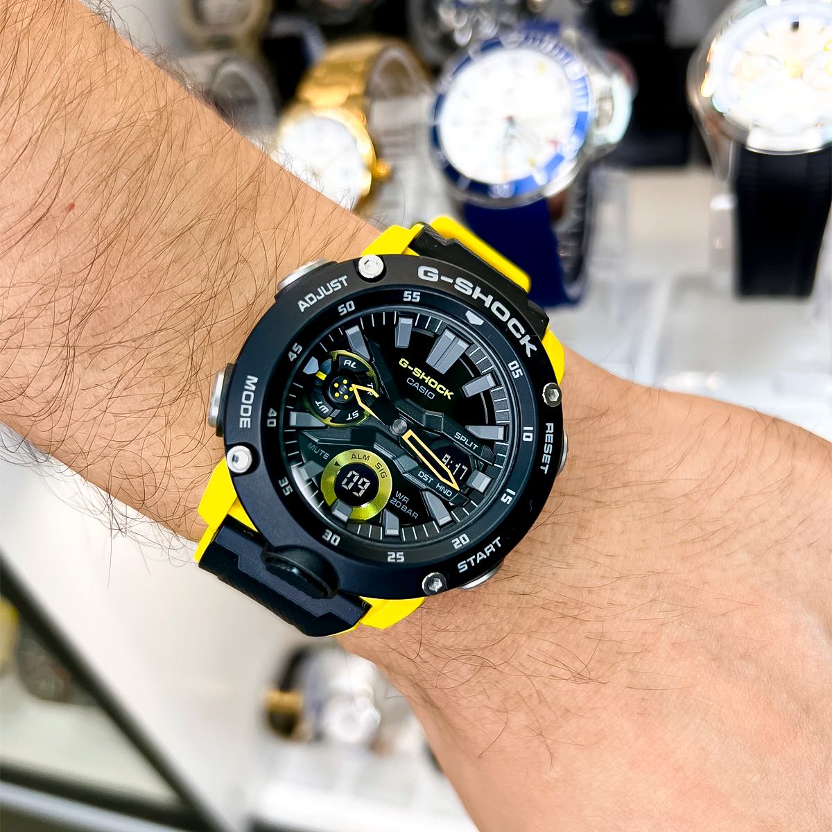 RELOJ G-SHOCK NEGRO CON AMARILLO GA-2000-1A9 G-SK-13