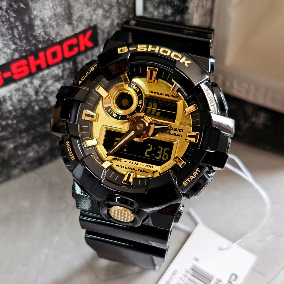 RELOJ G-SHOCK NEGRO DORADO GA-710GB-1ACR G-SK-179