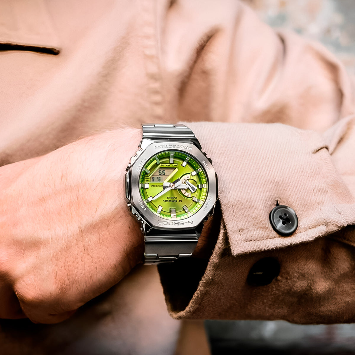 RELOJ G-SHOCK PLATEADO CON VERDE GM-2110D-3A G-SK-187