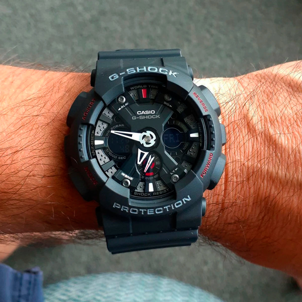 RELOJ G-SHOCK NEGRO CON ROJO GA-120-1A G-SK-18