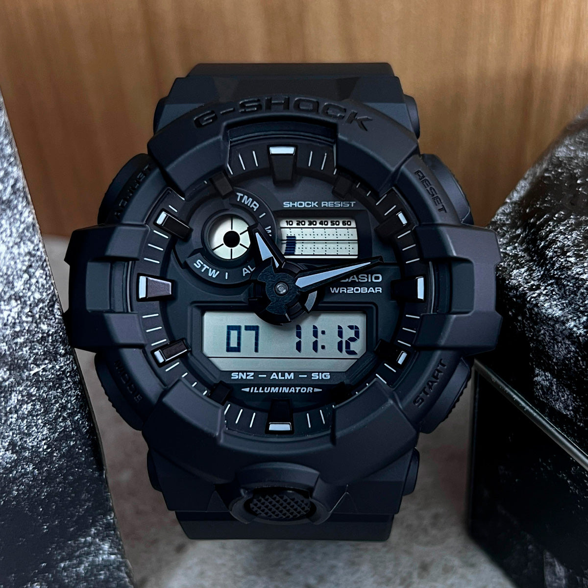 RELOJ G-SHOCK NEGRO GA-700BCE-1A G-SK-190