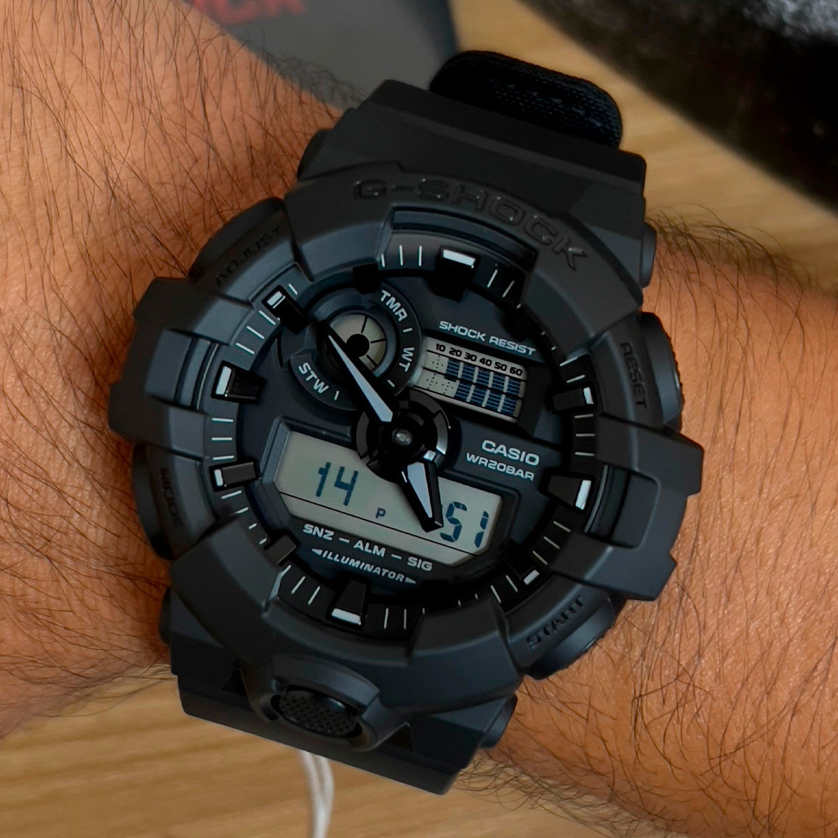 RELOJ G-SHOCK NEGRO GA-700BCE-1A G-SK-190