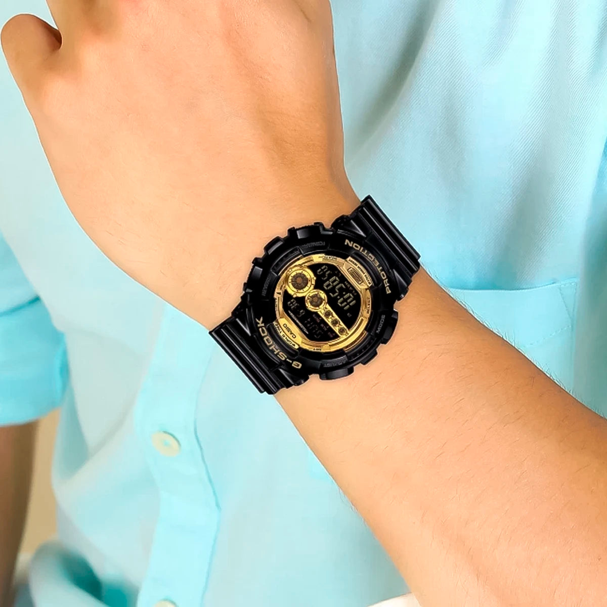 RELOJ G-SHOCK NEGRO CON DORADO GB-100GB-1C G-SK-30