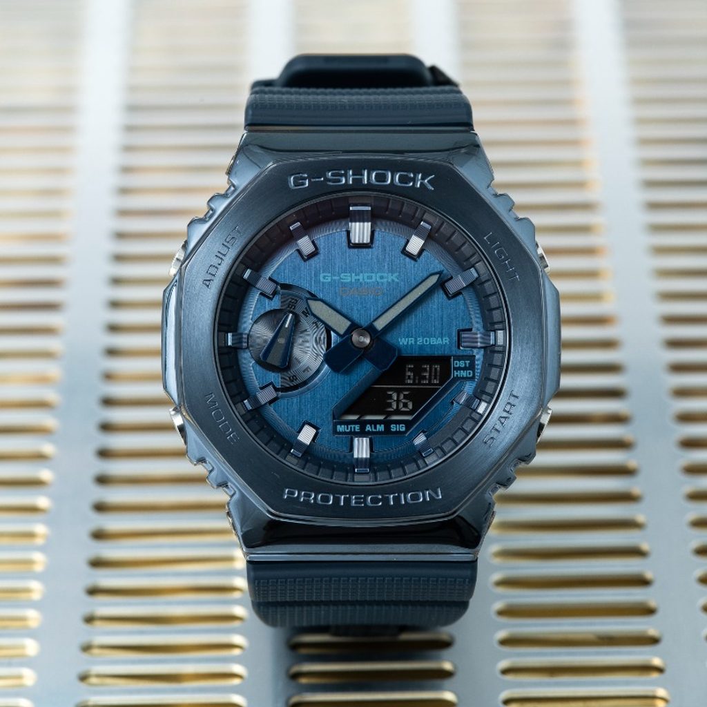 RELOJ G-SHOCK AZUL METÁLICO GM-2100N-2A G-SK-74