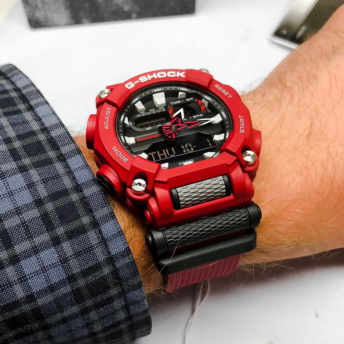 RELOJ G-SHOCK ROJO CON NEGRO GA-900-4A G-SK-7