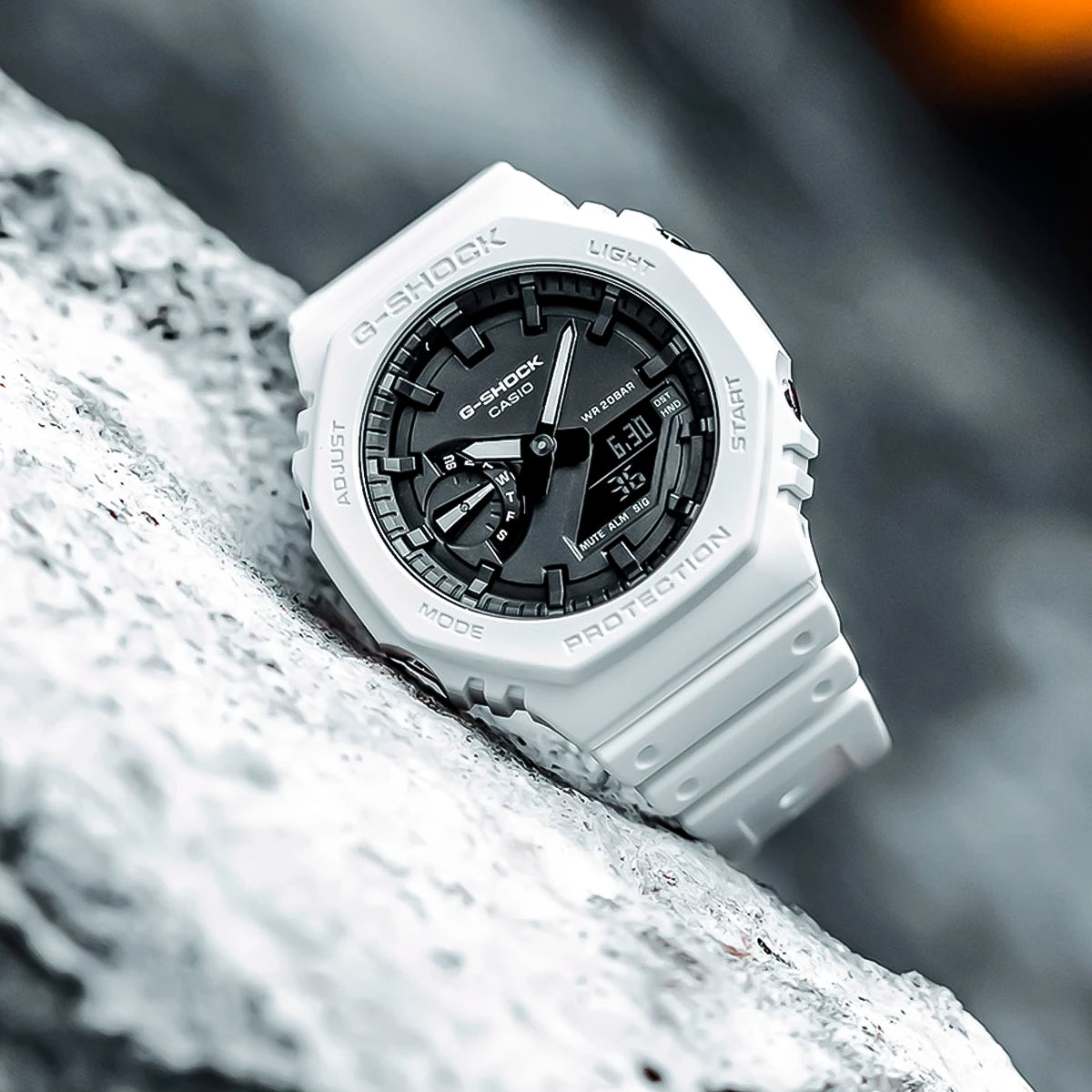 RELOJ G-SHOCK BLANCO GA-2100-7A G-SK-92