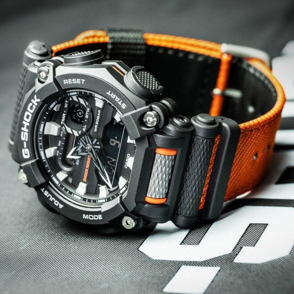 RELOJ G-SHOCK PREMIUN NEGRO CON NARANJA G-S-51