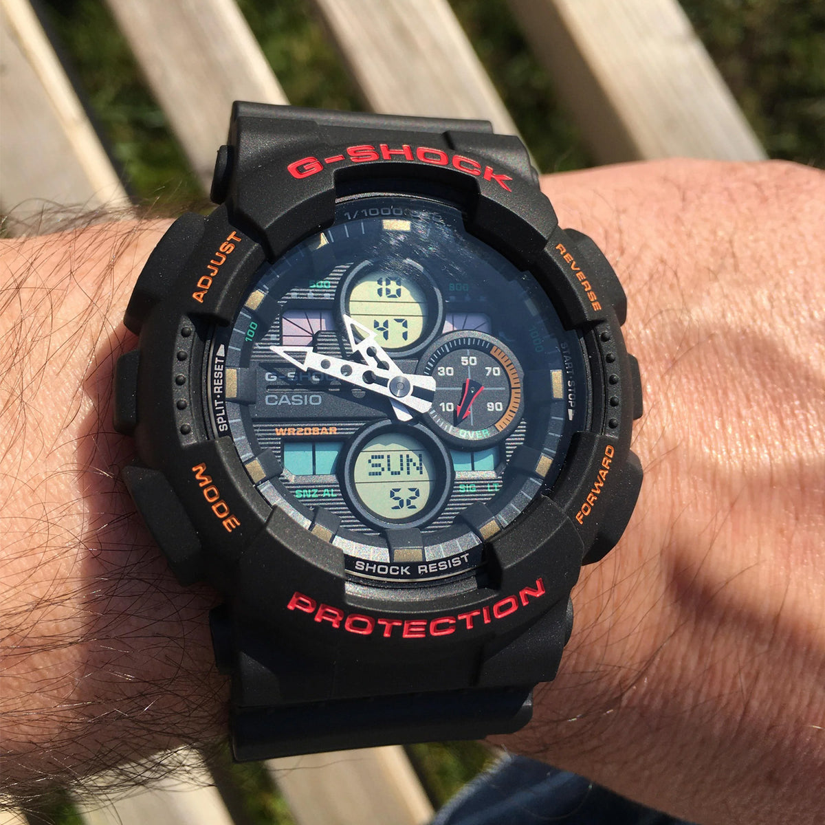 RELOJ G-SHOCK NEGRO MULTICOLOR GA-140-1A4DR G-SK-61