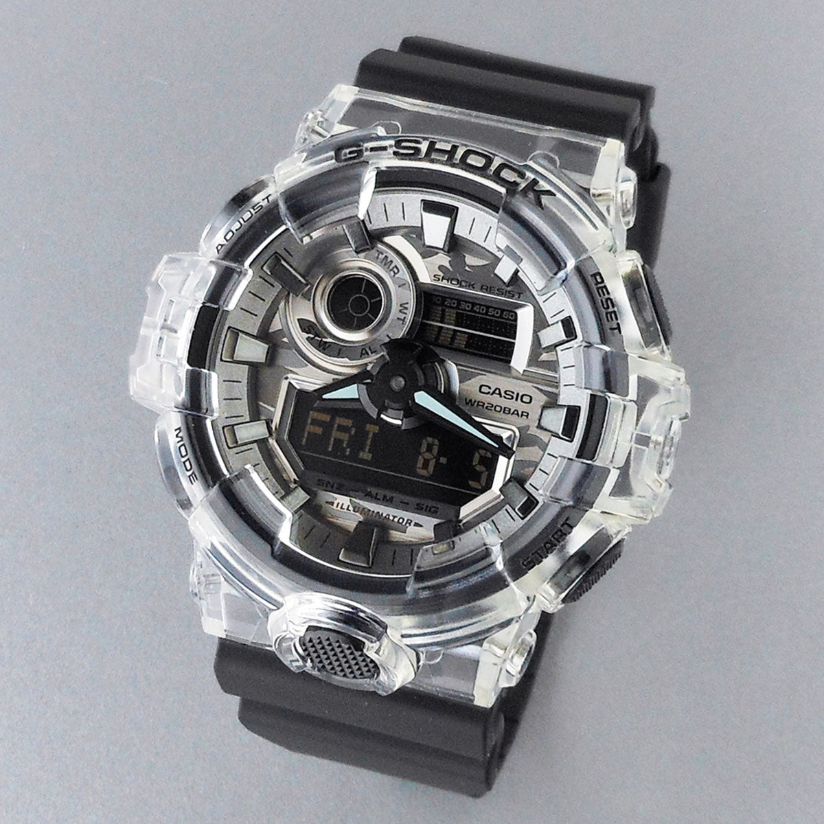 RELOJ G-SHOCK GRIS TRANSPARENTE CON NEGRO GA-700SKC-1A G-SK-105