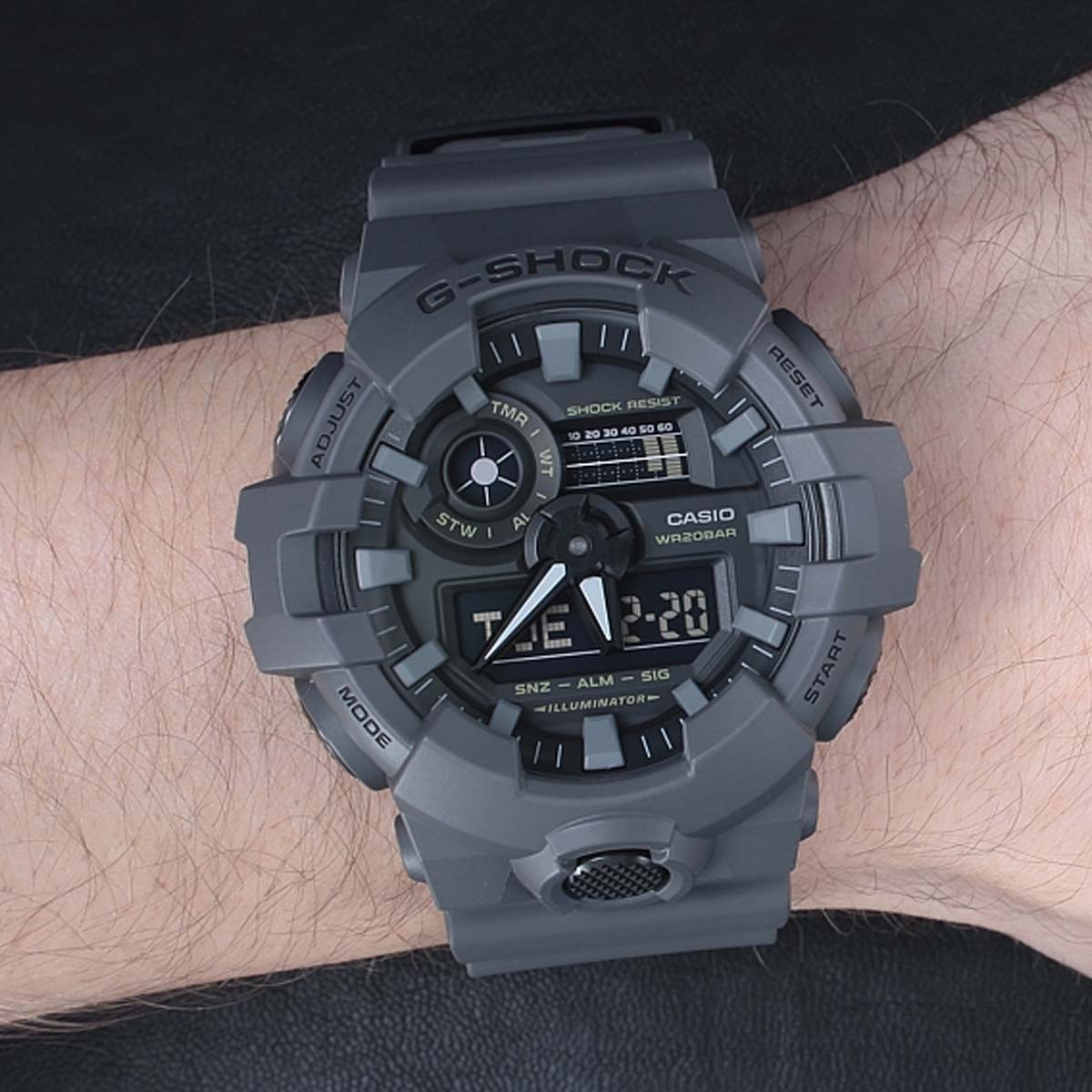 RELOJ G-SHOCK GRIS GA-700UC-8A G-SK-51