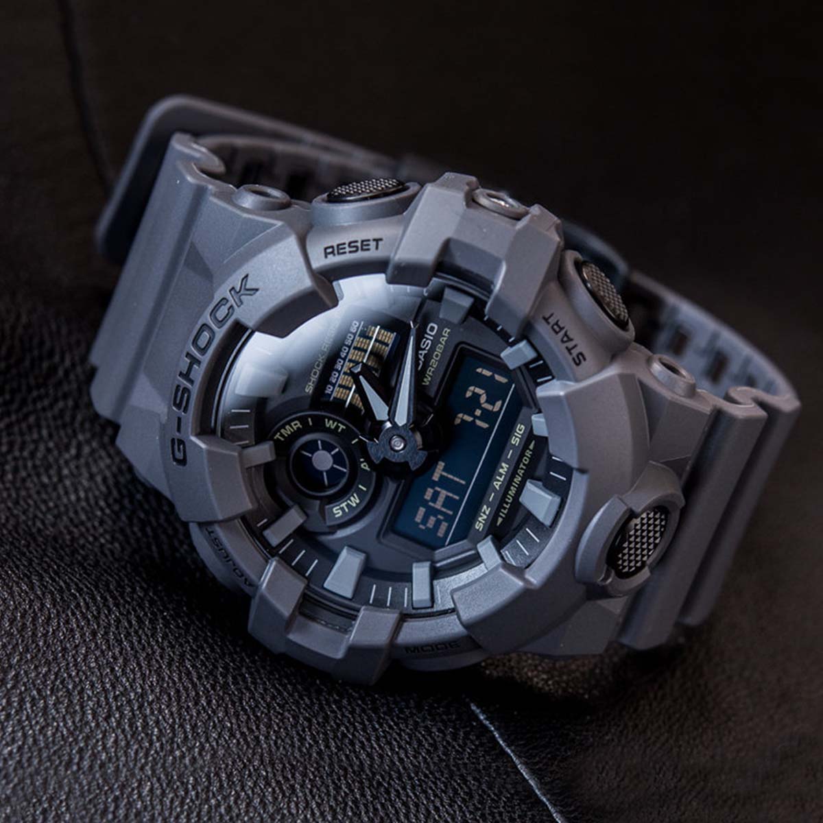 RELOJ G-SHOCK GRIS GA-700UC-8A G-SK-51