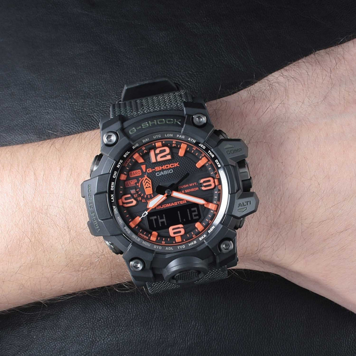 RELOJ G-SHOCK MUDMASTER NEGRO CON PLATEADO G-S-215