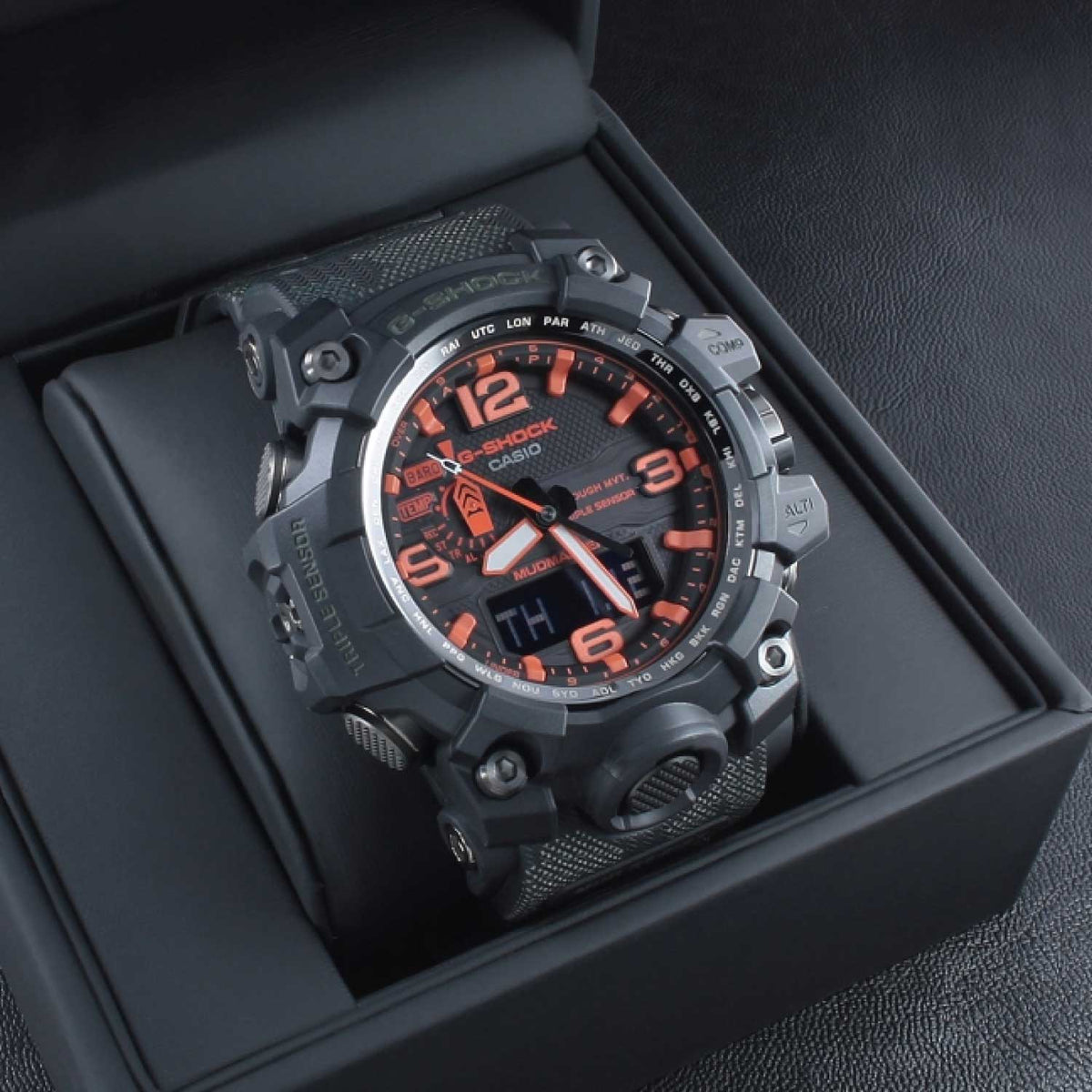 RELOJ G-SHOCK MUDMASTER NEGRO CON PLATEADO G-S-215