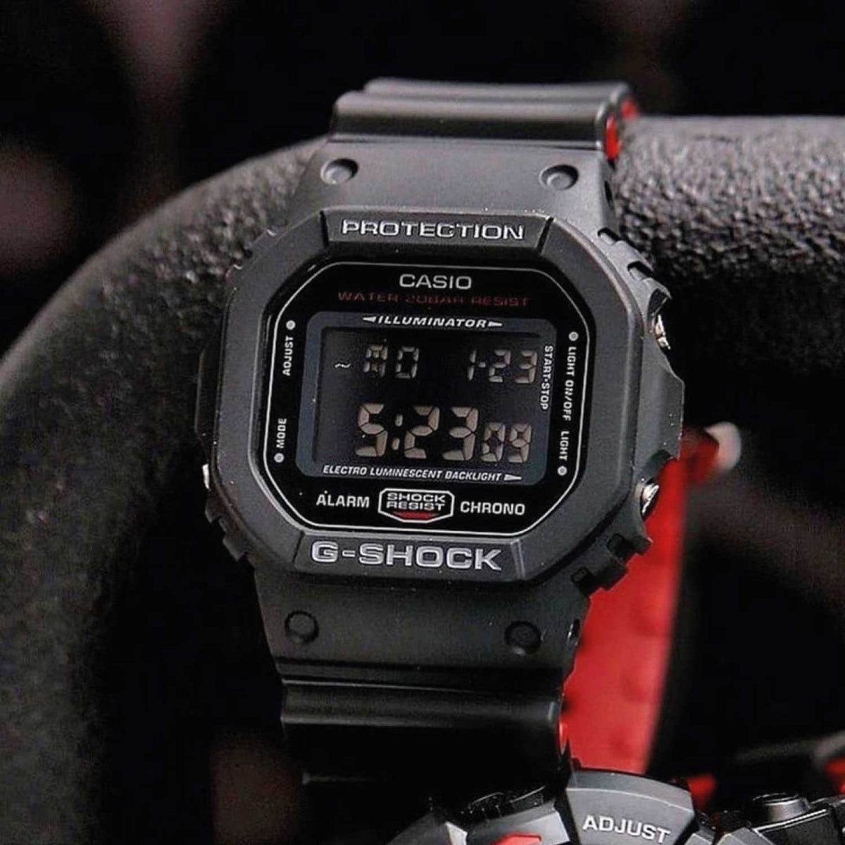 RELOJ G-SHOCK NEGRO CON ROJO G-S-228