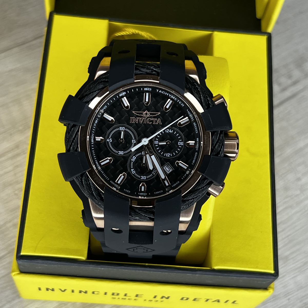 Reloj Invicta Bolt 40145 Hombre Negro y Oro Rosa