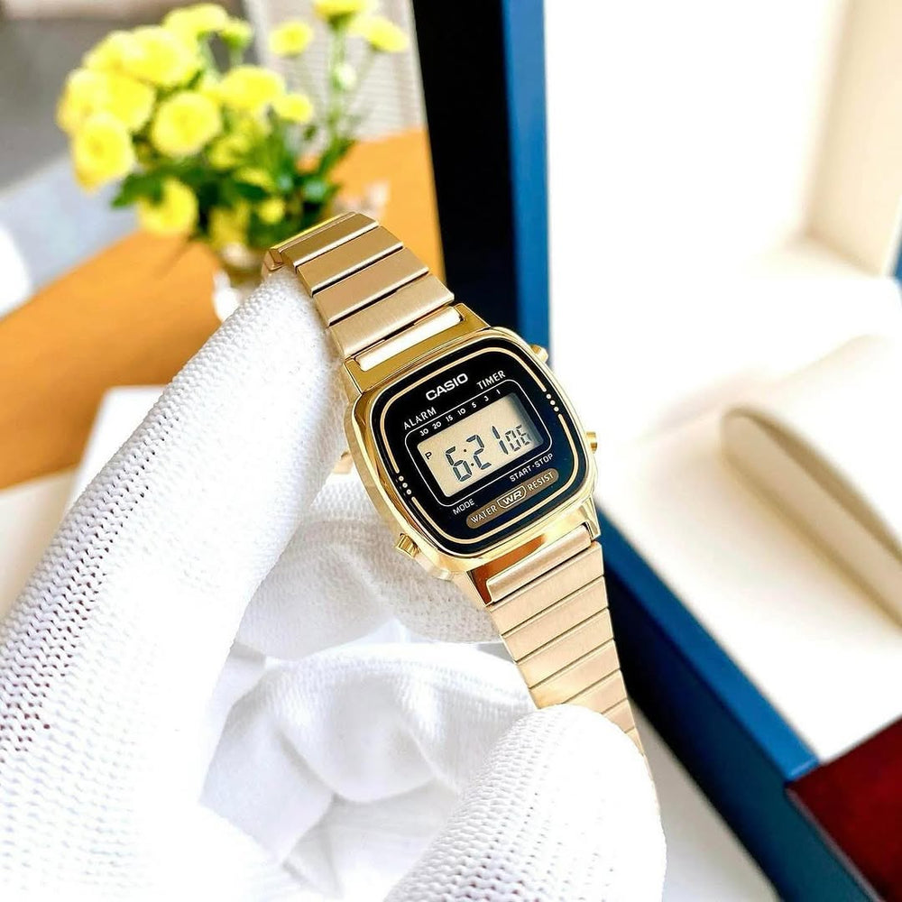 Reloj Casio LA670WGA-1DF Mujer Acero Dorado