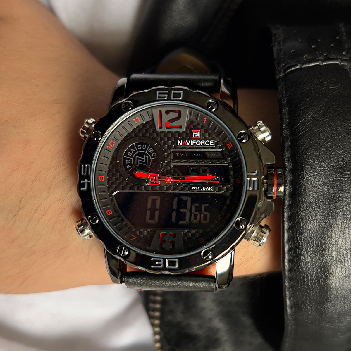 RELOJ NAVIFORCE CUERO NEGRO-ROJO NAV-36