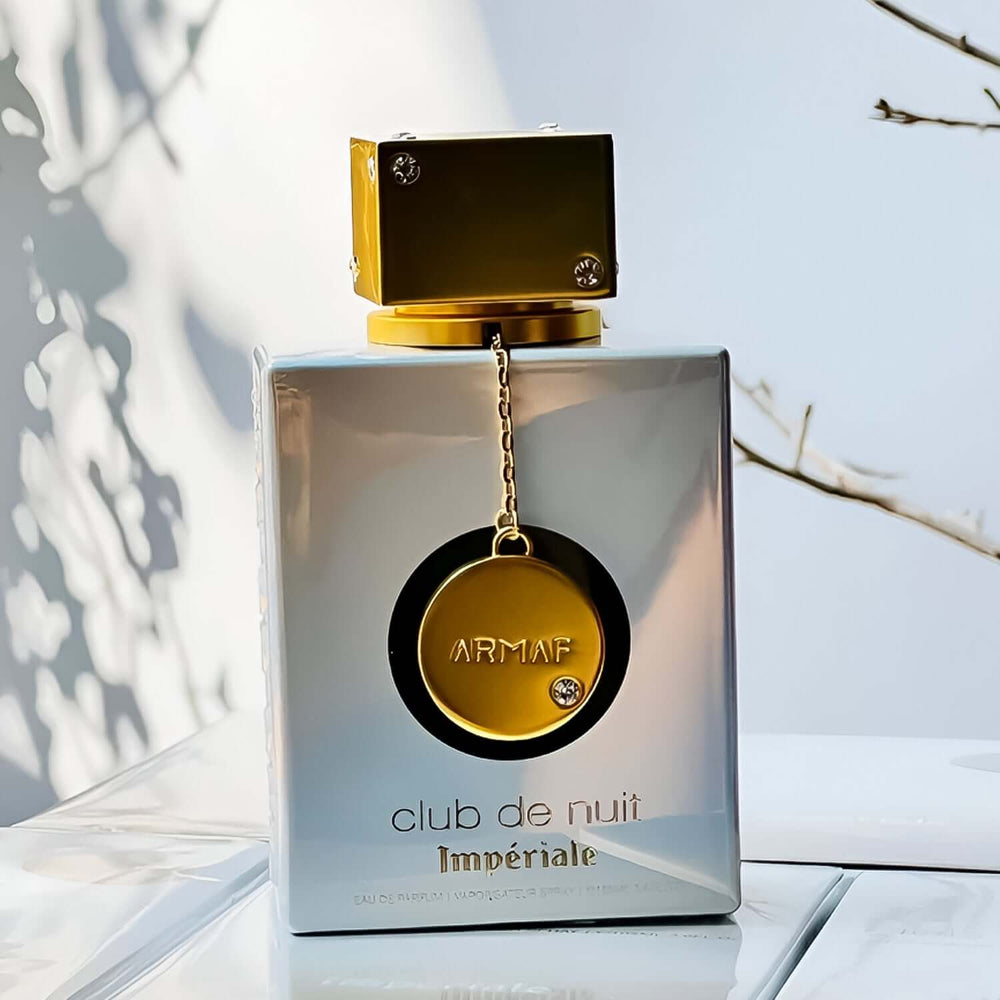 Frasco de perfume Club de Nuit Imperiale de Armaf, 105ml, fragancia femenina lanzada en 2022.