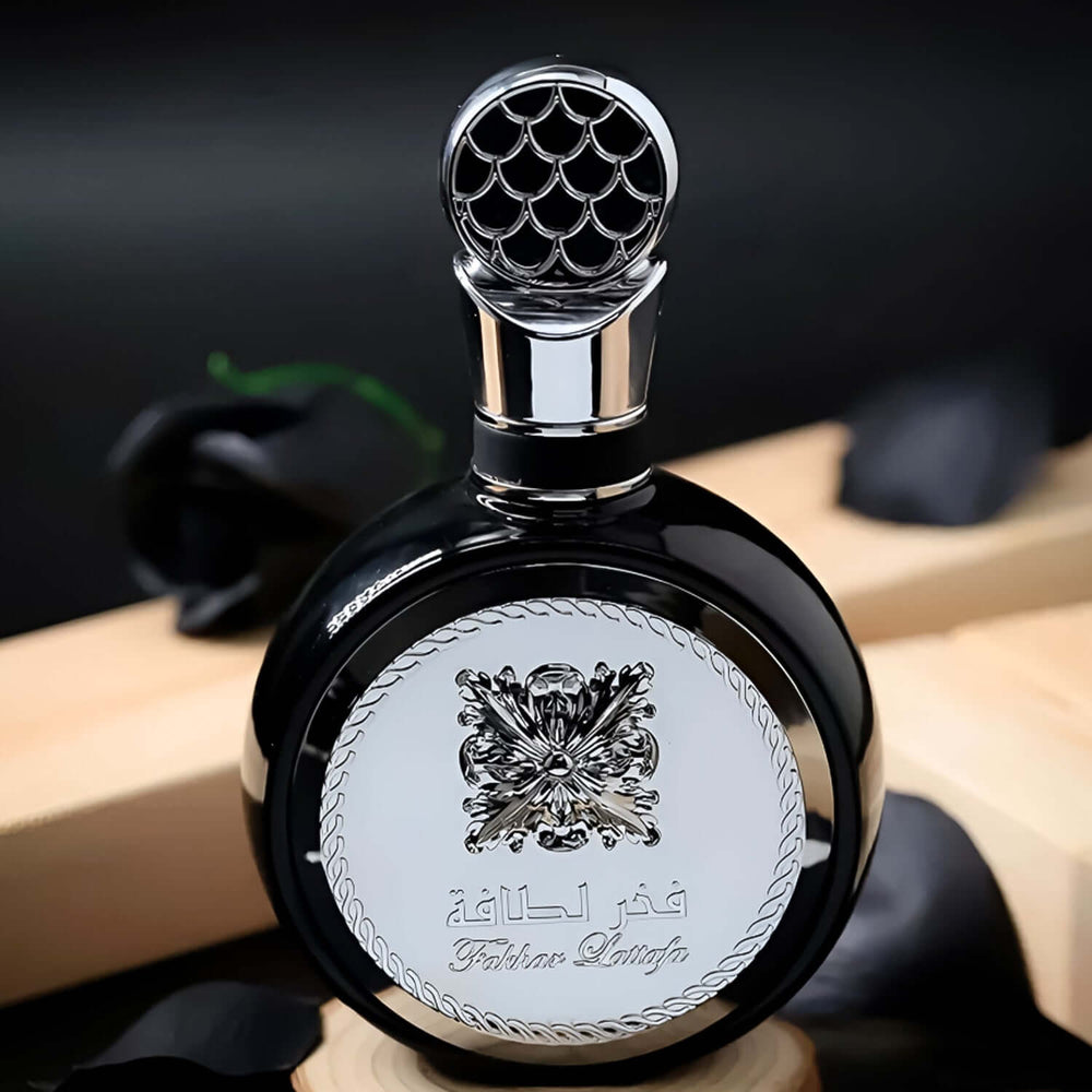 Fakhar Black de Lattafa, perfume masculino de 100ml, estilo oriental, lanzamiento 2022.