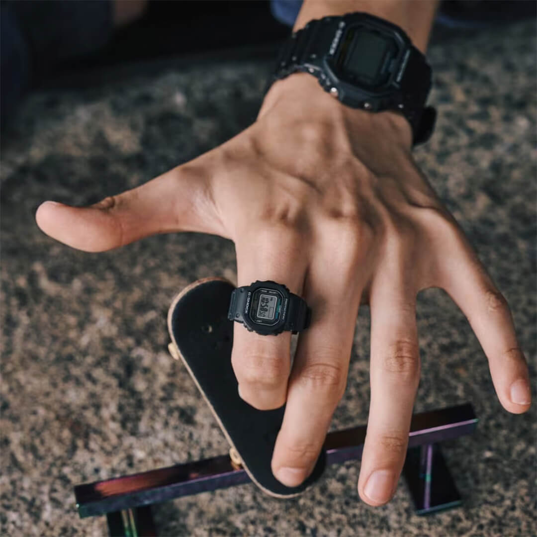 Anillo G-Shock Nano DWN-5600-1DR Hombre Resina Negro
