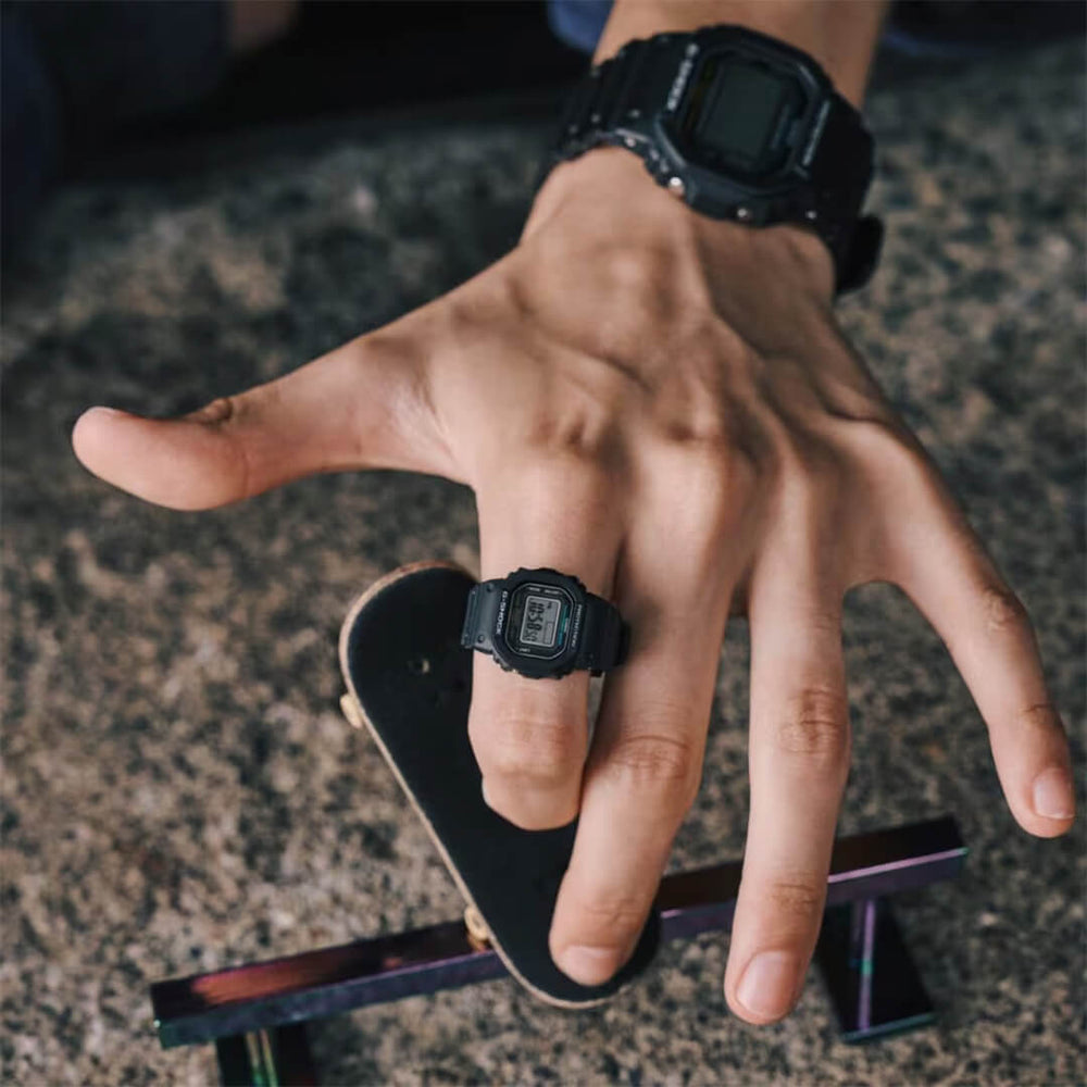 Anillo G-Shock Nano DWN-5600-1DR Hombre Resina Negro