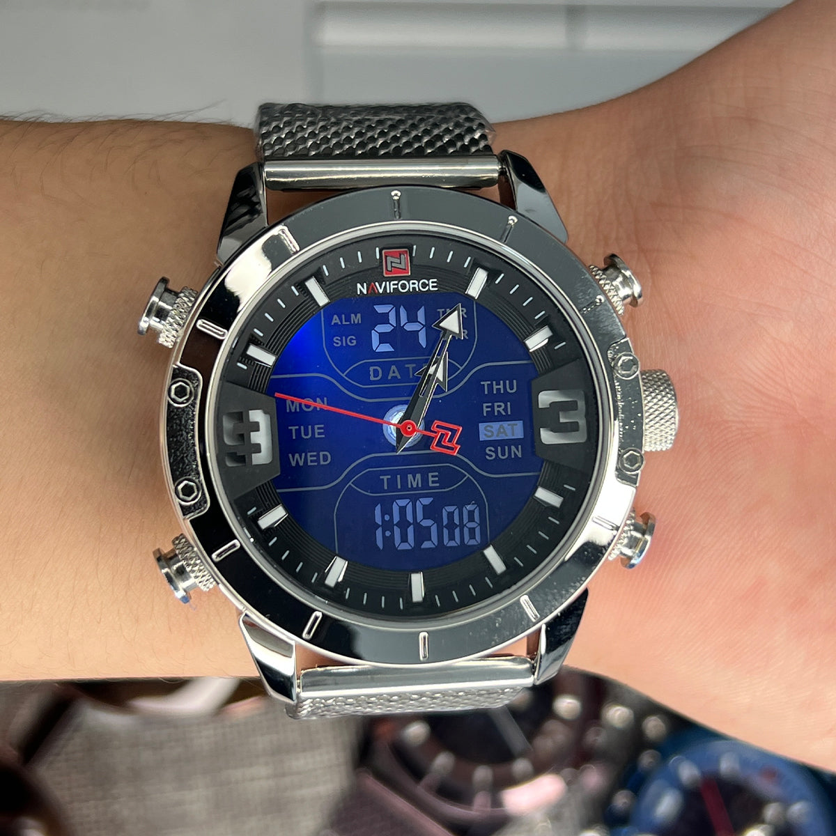 RELOJ NAVIFORCE ACERO MALLA PLATEADO NAV-1