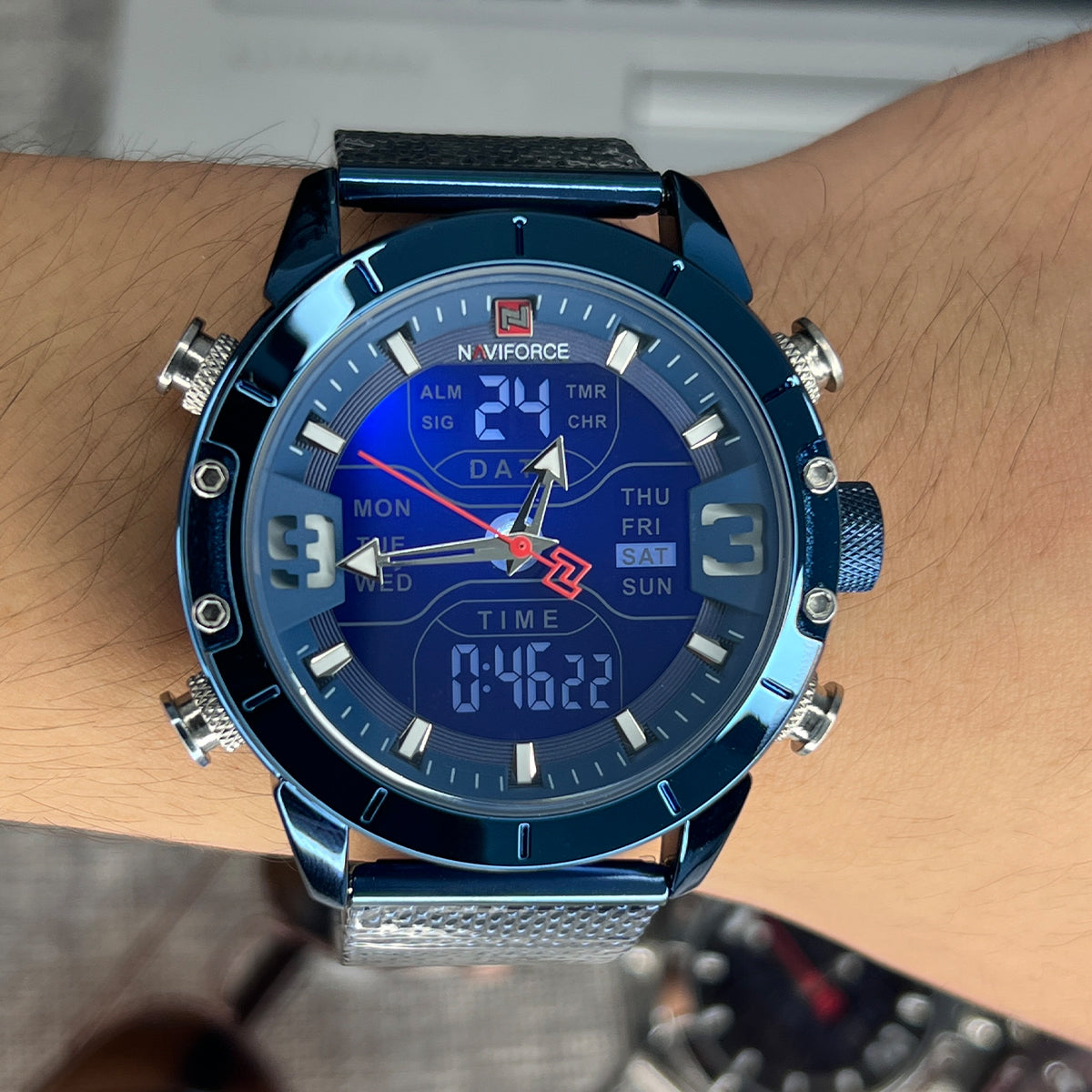 RELOJ NAVIFORCE ACERO MALLA AZUL NAV-3