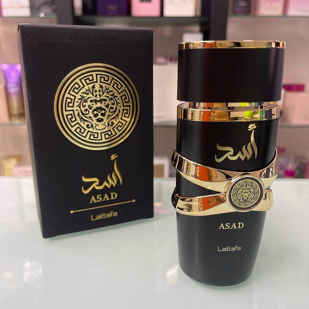 Asad EDP 100ml fragancia masculina con acordes ambarados, amaderados y especiados.