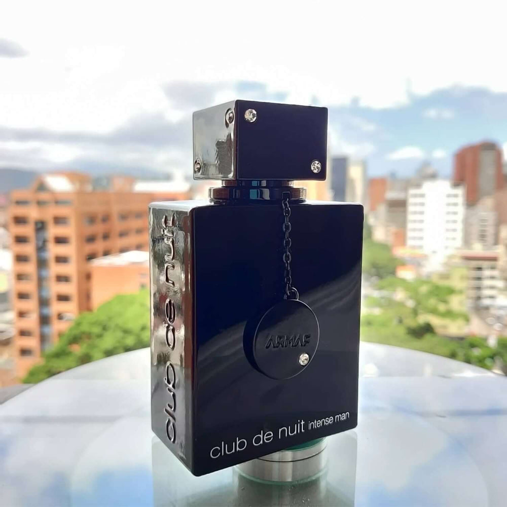 Armaf Club de Nuit Intense Eau de Toilette 105ml con notas de piña, limón y bergamota.