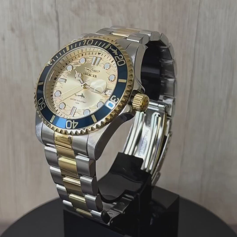 Reloj Invicta Pro Diver 30022 con diseño elegante, acero inoxidable, resistencia al agua hasta 100 metros y movimiento de cuarzo japonés.