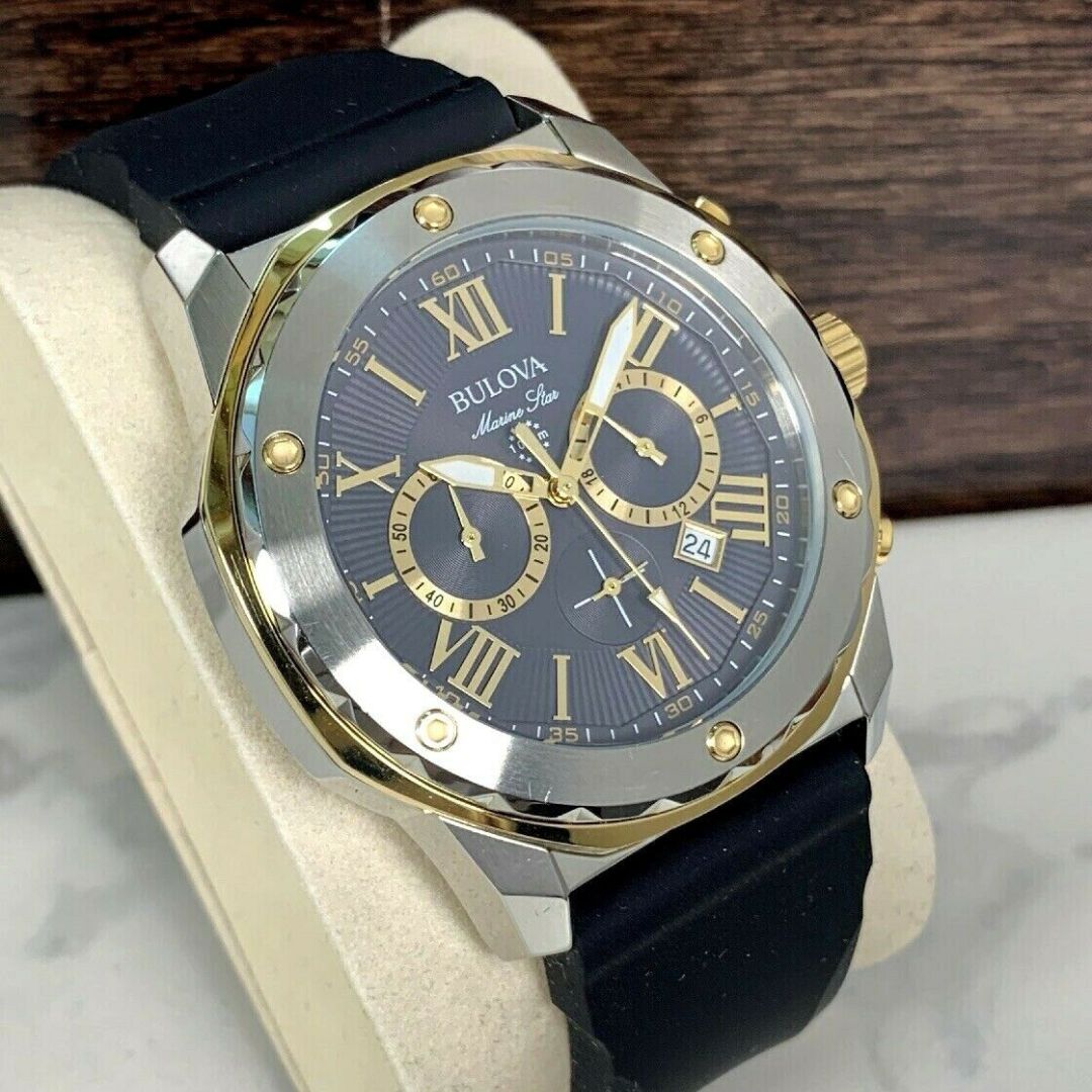 Detalle de los subdiales y calendario del Reloj Bulova Marine Star 98B277